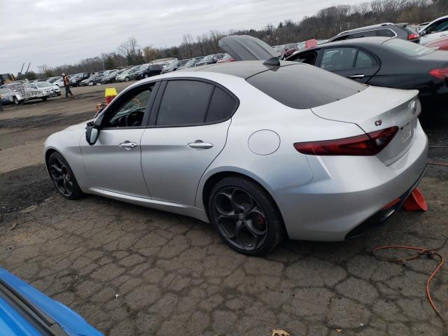 ZARFAEDN7J7596104 2018 Alfa Romeo Giulia Q4