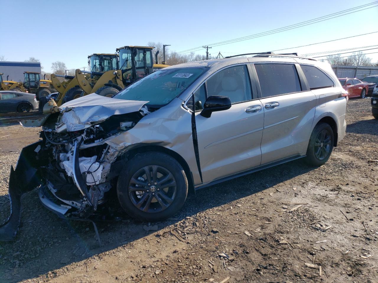 VIN: 5TDDSKFCXRS111027 2024 TOYOTA SIENNA