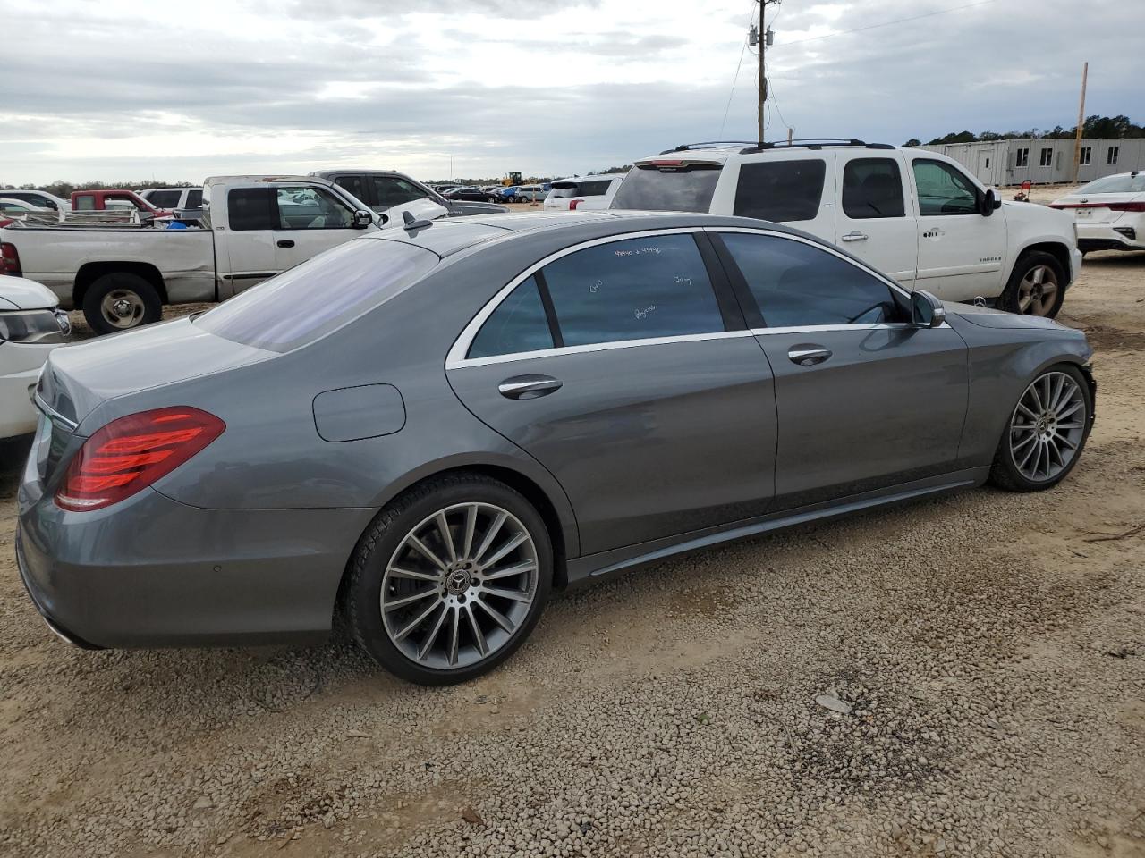 2017 Mercedes-Benz S 550 vin: WDDUG8CBXHA336467