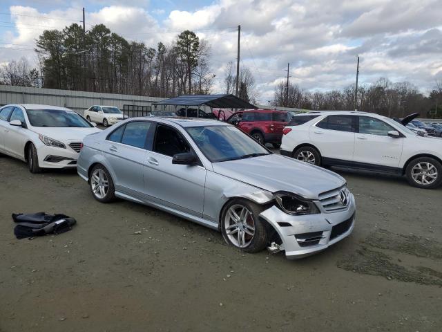 VIN WDDGF8AB4DR285871 2013 Mercedes-Benz C-Class, 3... no.4