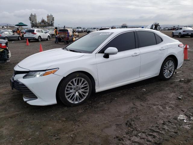 VIN 4T1B11HK4JU523772 2018 TOYOTA CAMRY no.1