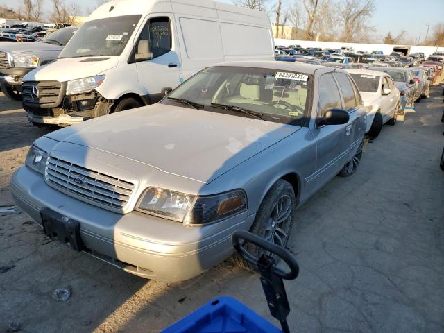 2004 Ford Crown Victoria LX