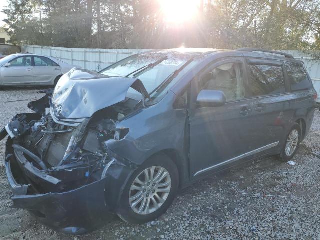 2014 Toyota Sienna XLE