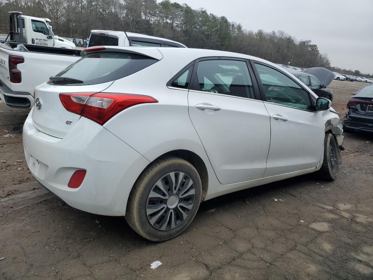 2017 Hyundai Elantra Gt vin: KMHD35LH9HU376557