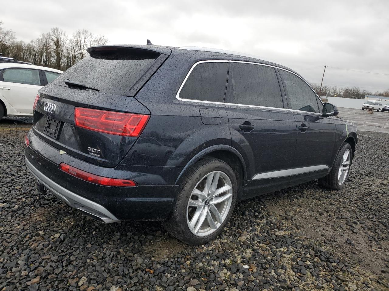 WA1VAAF72HD010993 2017 Audi Q7 Prestige