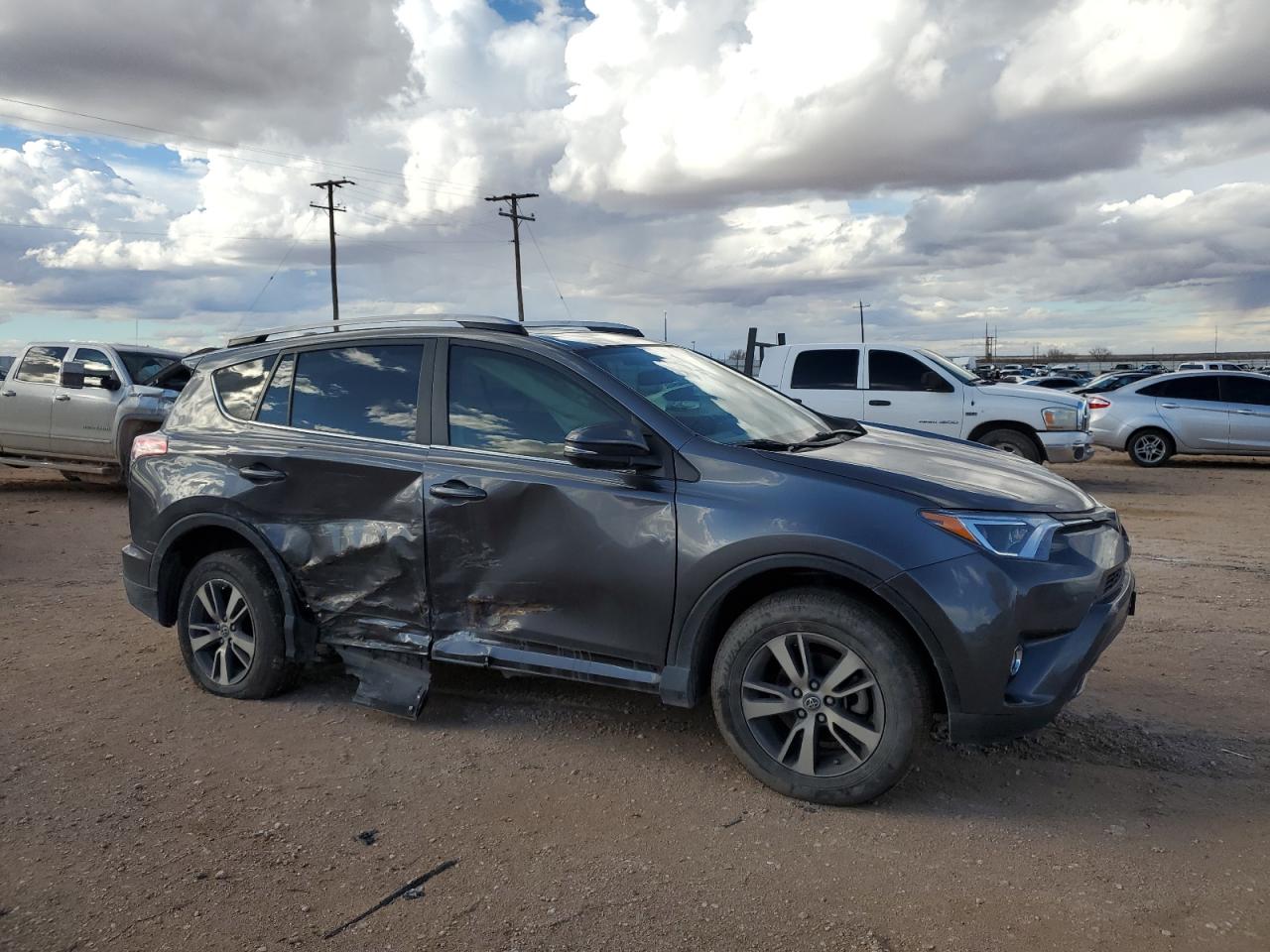 JTMWFREVXHJ702415 2017 Toyota Rav4 Xle