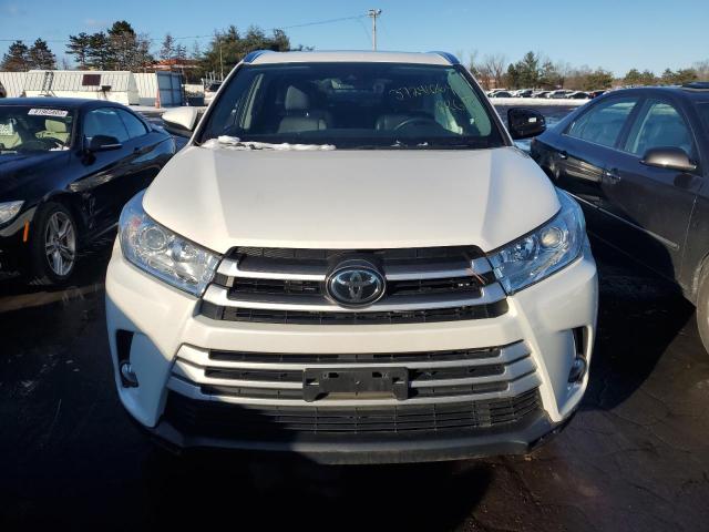 VIN 5TDJZRFH4KS724768 2019 Toyota Highlander, SE no.5