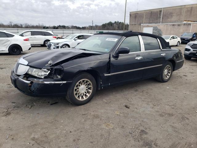 2002 Lincoln Town Car Signature