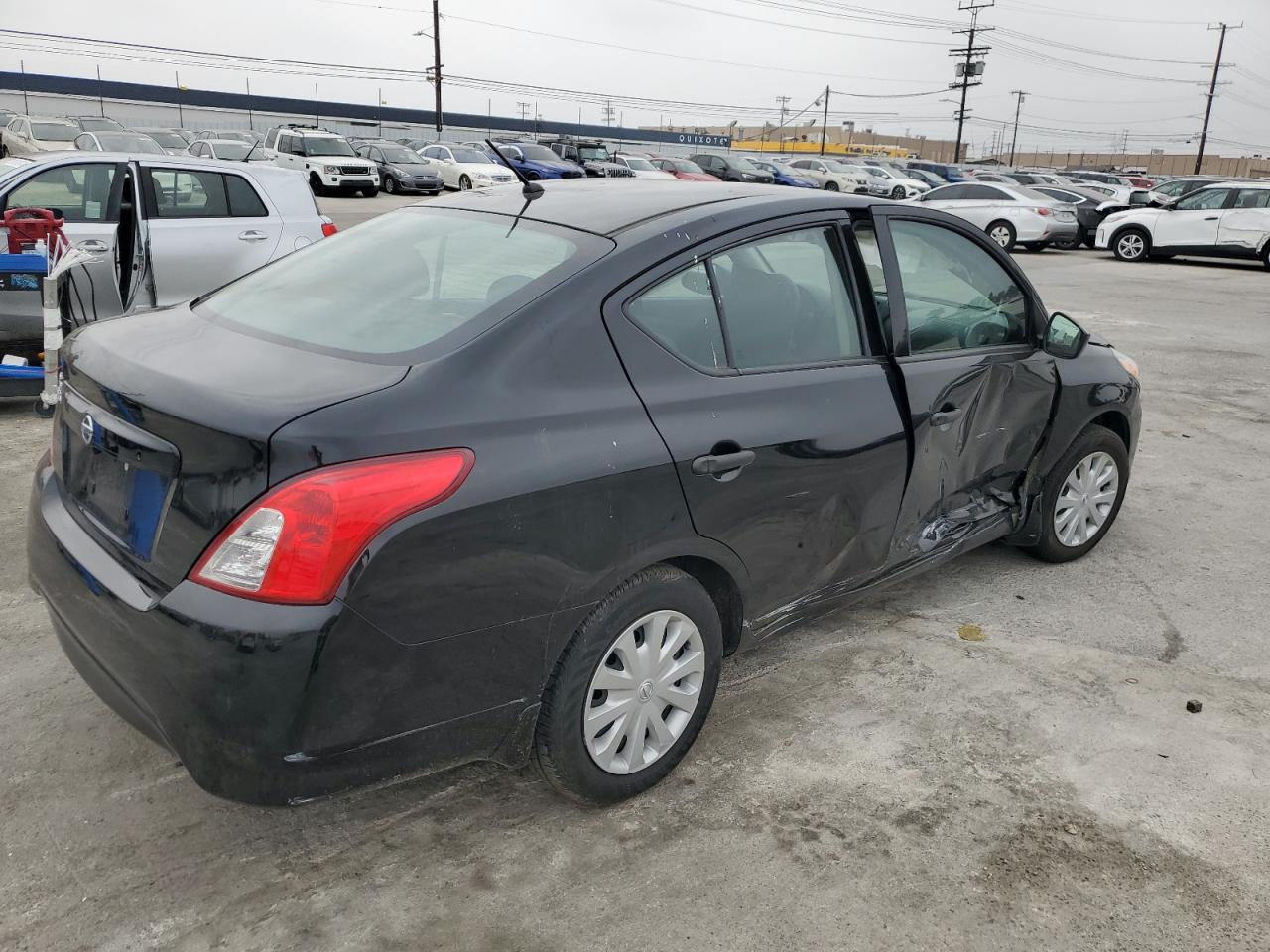 3N1CN7AP0JL820797 2018 Nissan Versa S