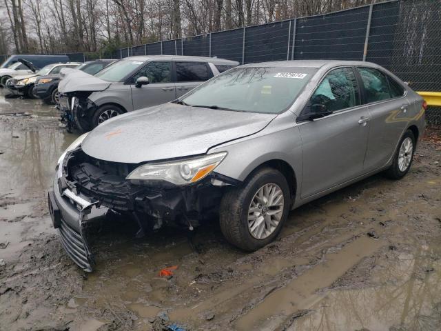 Lot #2406980151 2017 TOYOTA CAMRY LE salvage car
