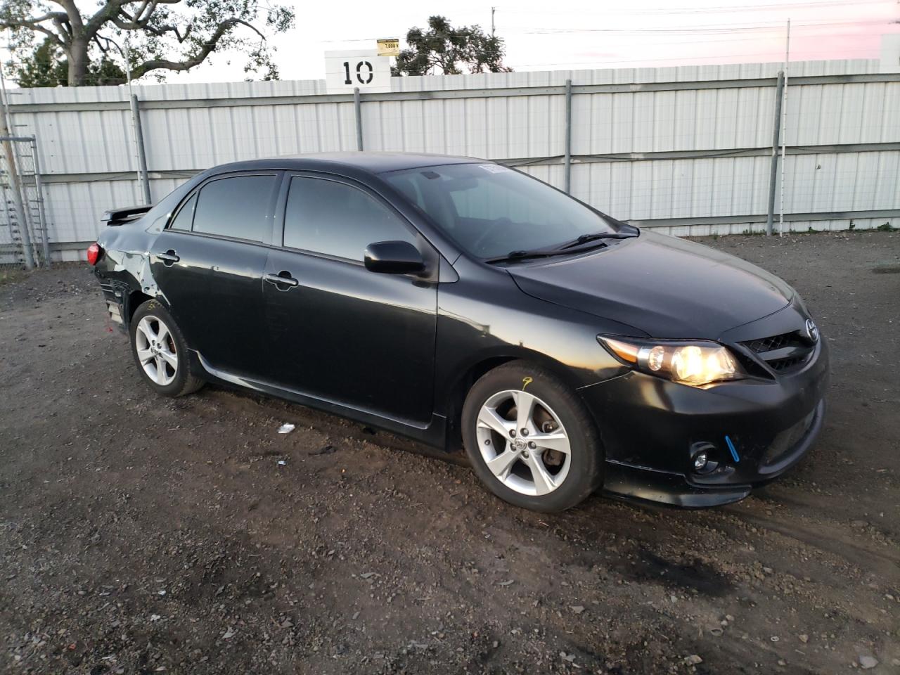 2013 Toyota Corolla Base vin: 5YFBU4EE2DP121469