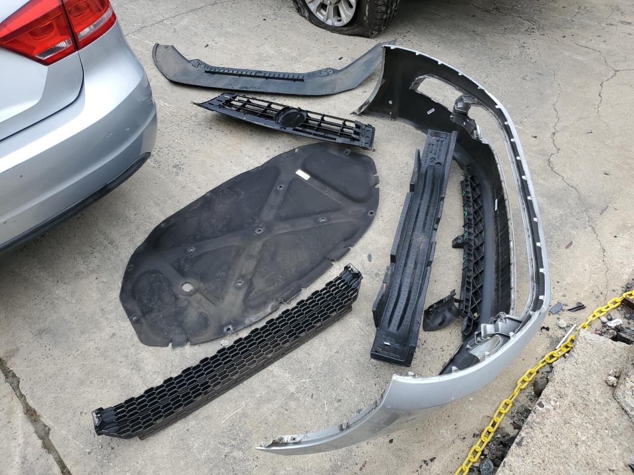 1VWBP7A32DC001853 2013 Volkswagen Passat Se