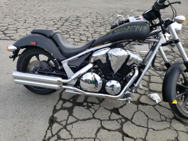 2022 HONDA VT1300 CXA JH2SC616XNK600033