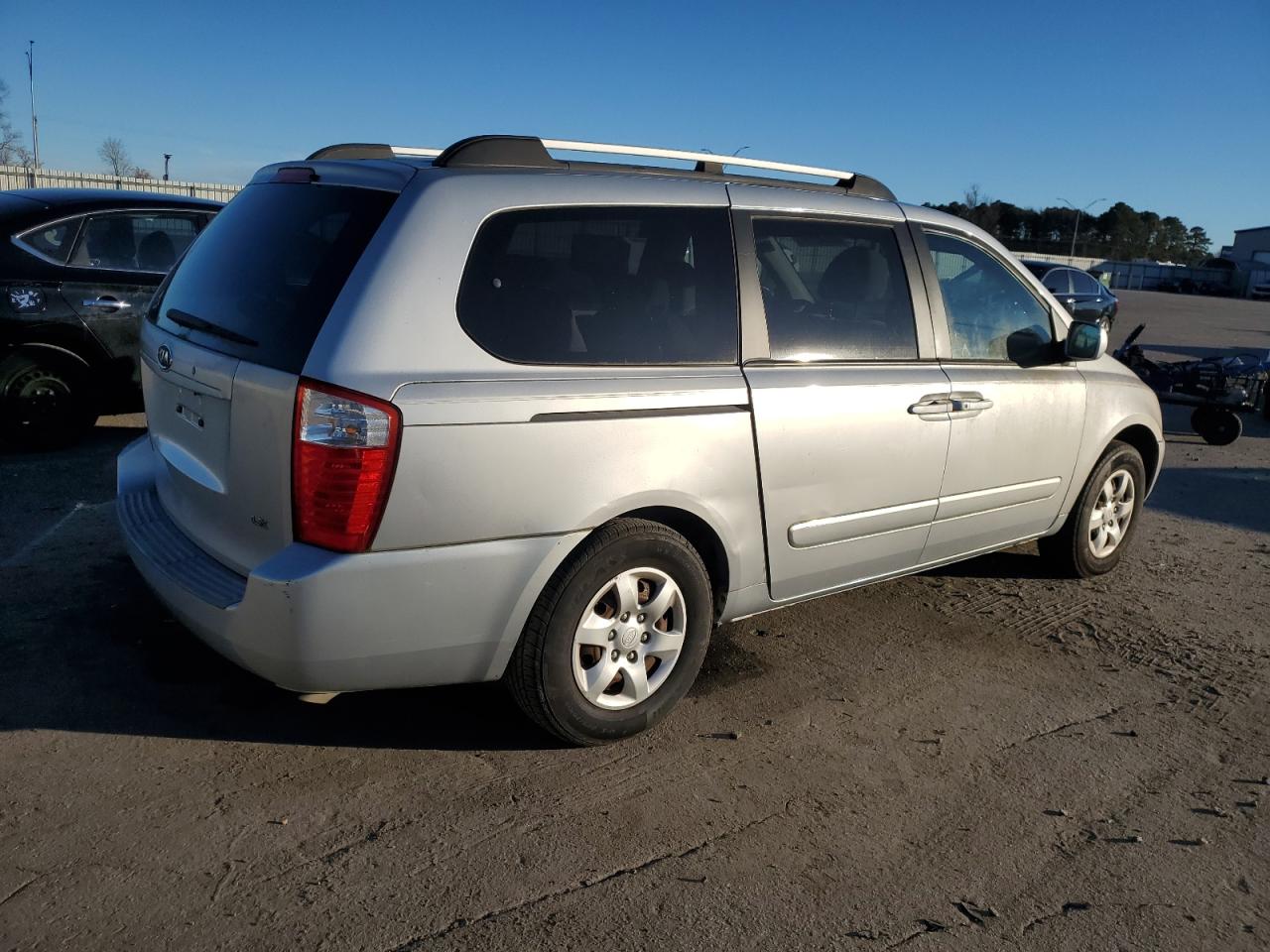 KNDMB233886212893 2008 Kia Sedona Ex