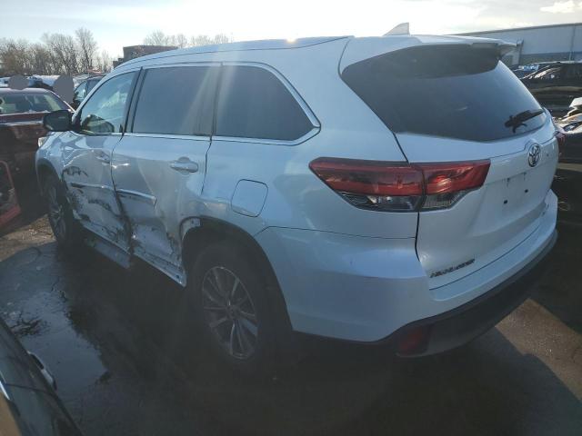 VIN 5TDJZRFH4KS724768 2019 Toyota Highlander, SE no.2