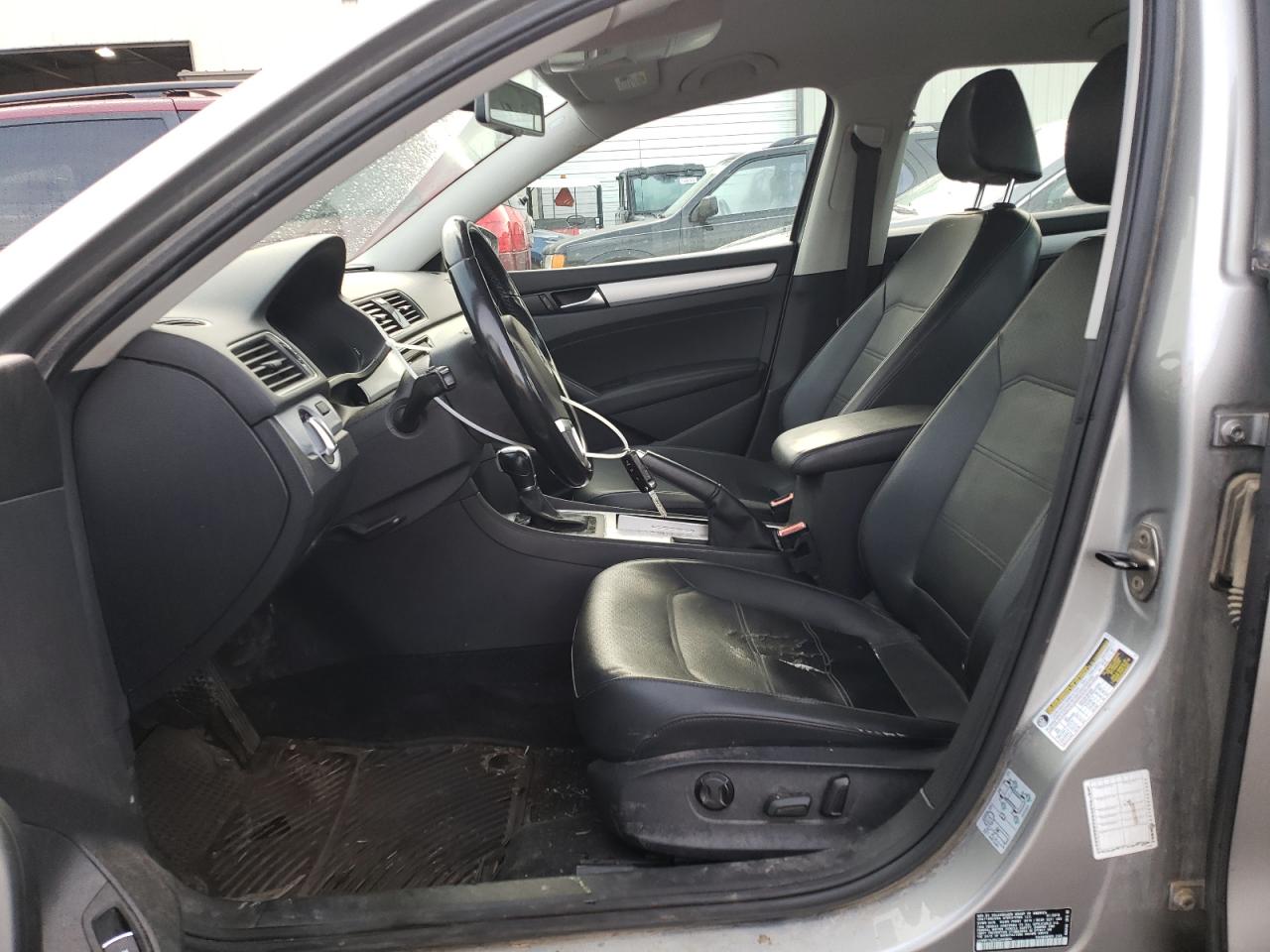 1VWBP7A38CC044804 2012 Volkswagen Passat Se