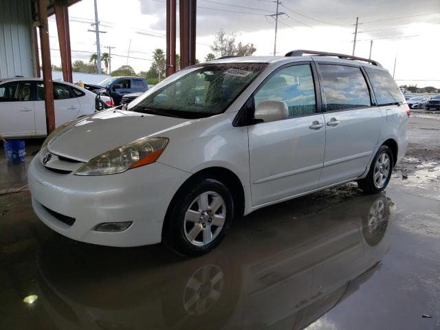 2009 Toyota Sienna XLE