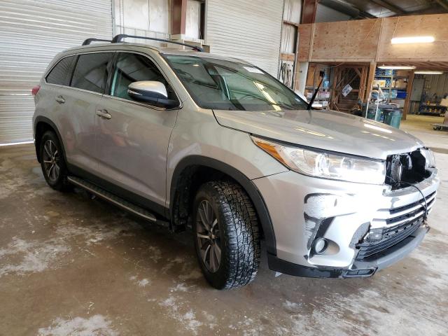 VIN 5TDKZRFHXKS554520 2019 Toyota Highlander, SE no.4