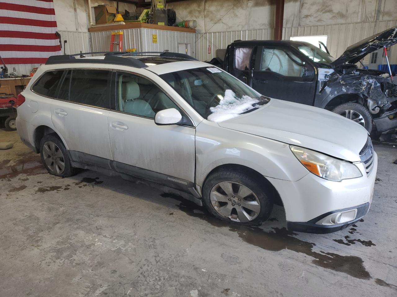 2012 Subaru Outback 2.5I Limited vin: 4S4BRCKC4C3301960