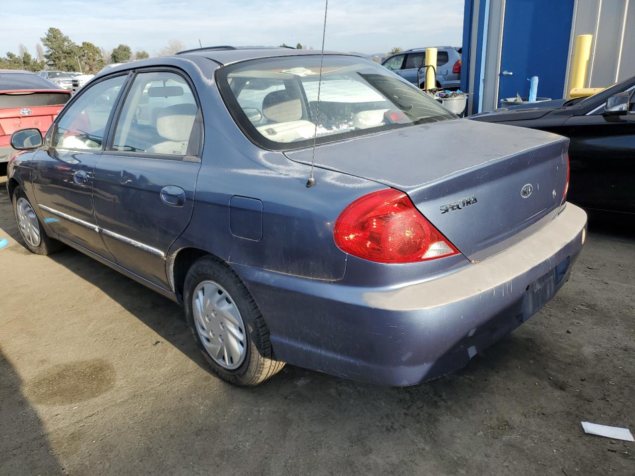 KNAFB121225207704 2002 Kia Spectra Base