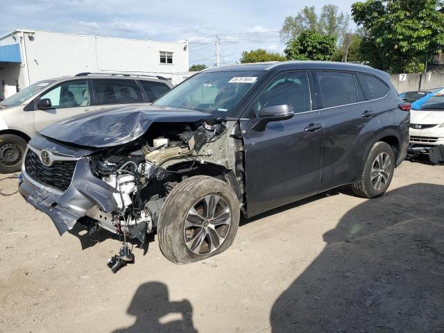 VIN 5TDGZRAH3NS115385 2022 Toyota Highlander, Xle no.1