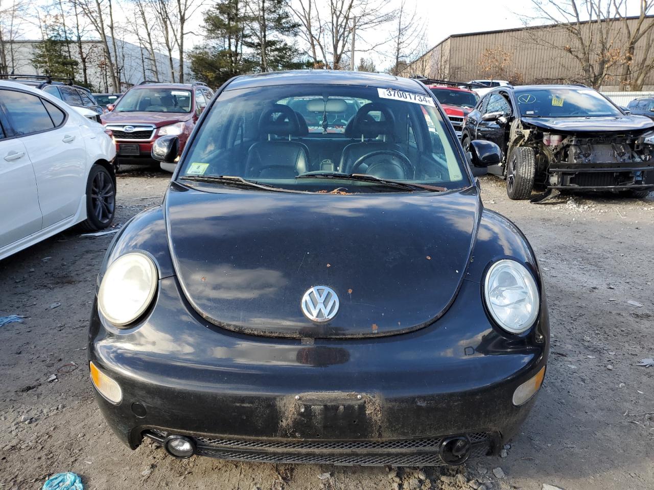 3VWCC21C8YM456942 2000 Volkswagen New Beetle Gls