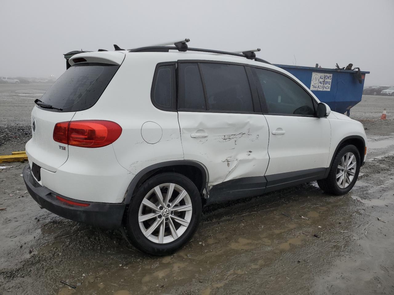 2017 Volkswagen Tiguan S vin: WVGAV7AX7HK043398