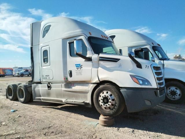 Lot #2305282325 2018 FREIGHTLINER CASCADIA 1 salvage car