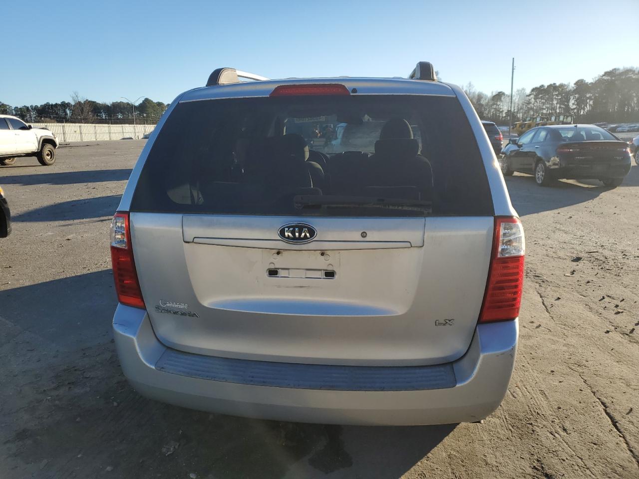 KNDMB233886212893 2008 Kia Sedona Ex