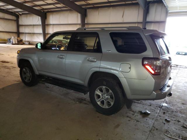 VIN W1KEG2BB4RF042005 2016 TOYOTA 4RUNNER no.2