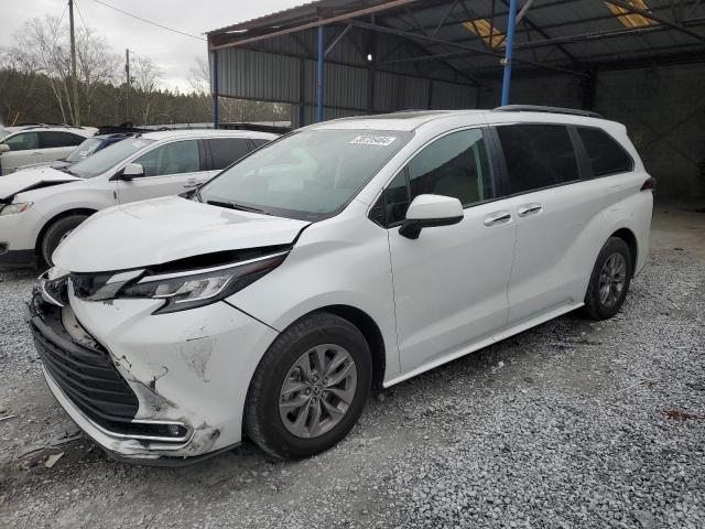 2022 Toyota Sienna XLE