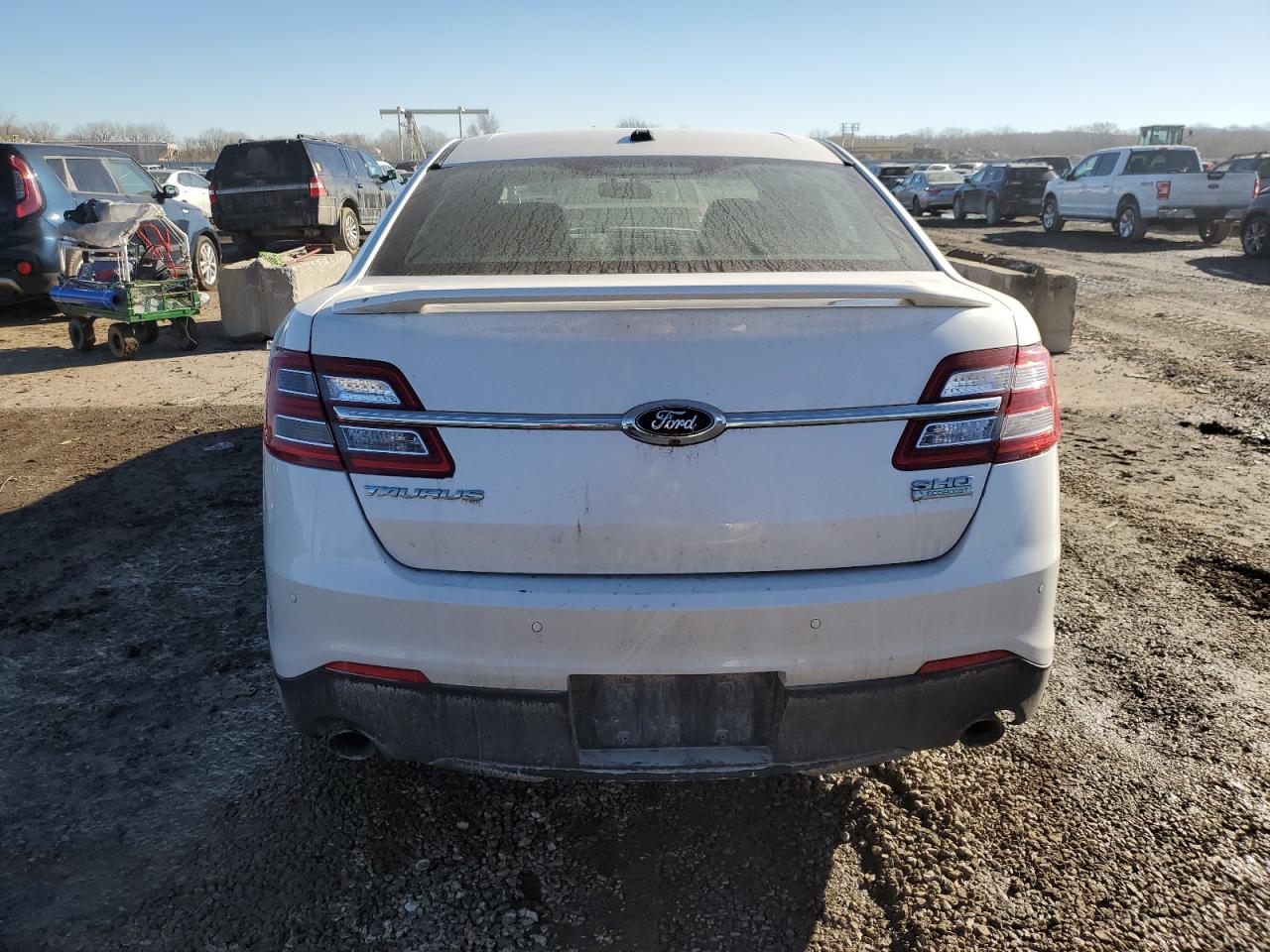 1FAHP2KT2FG155298 2015 Ford Taurus Sho