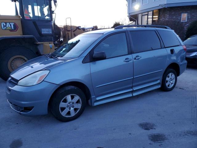 2004 Toyota Sienna CE