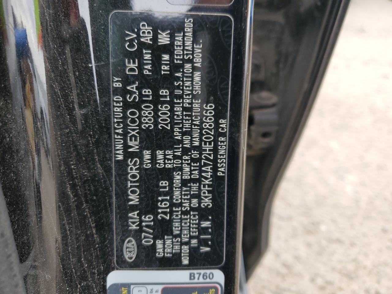 3KPFK4A72HE028666 2017 Kia Forte Lx