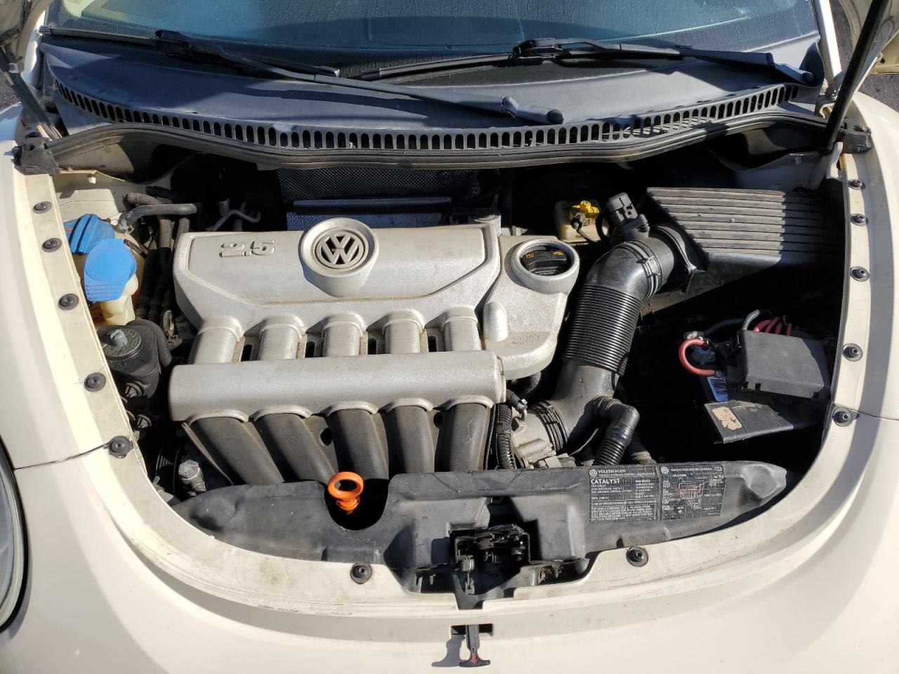 3VWSF31Y07M421881 2007 Volkswagen New Beetle Convertible Option Package 2