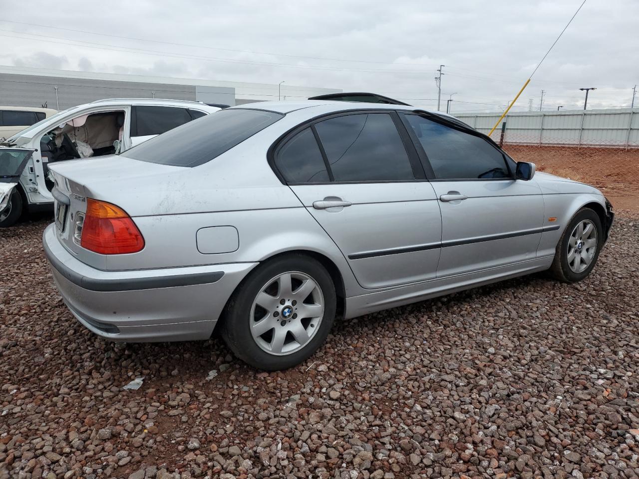 WBAAV33421FU86229 2001 BMW 325 I