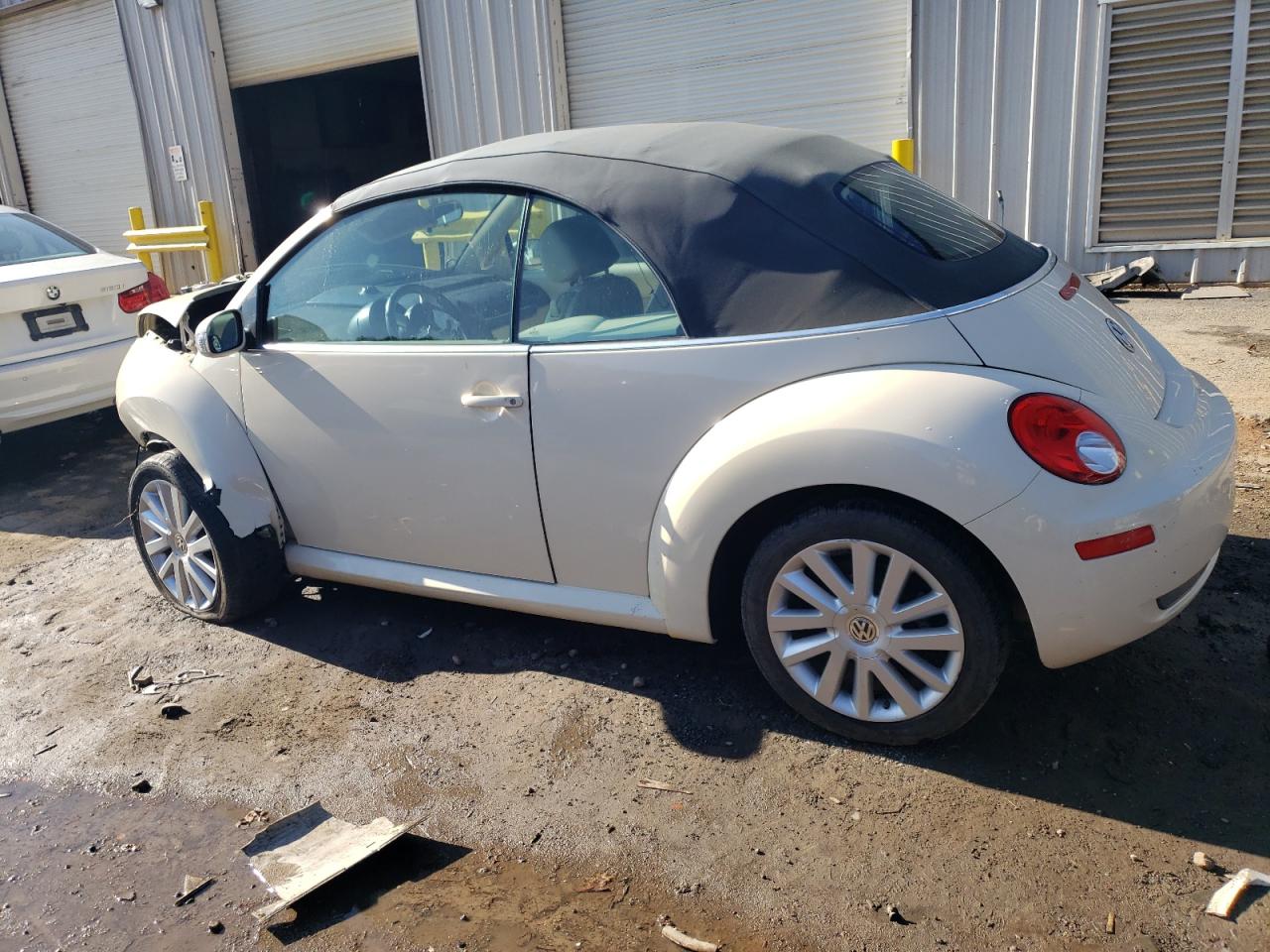 3VWRF31Y38M405674 2008 Volkswagen New Beetle Convertible Se