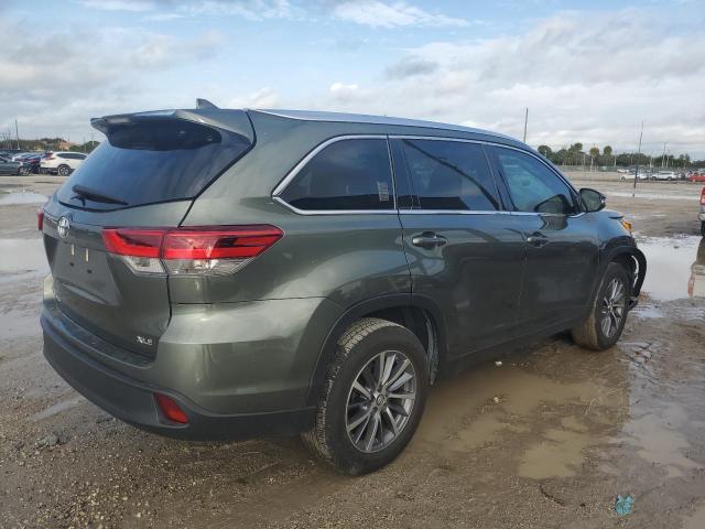 VIN 5TDKZRFH7KS295730 2019 Toyota Highlander, SE no.3