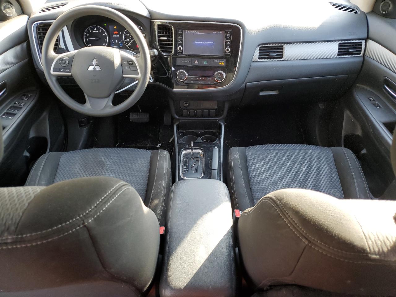 JA4AD2A30JJ005444 2018 Mitsubishi Outlander Es