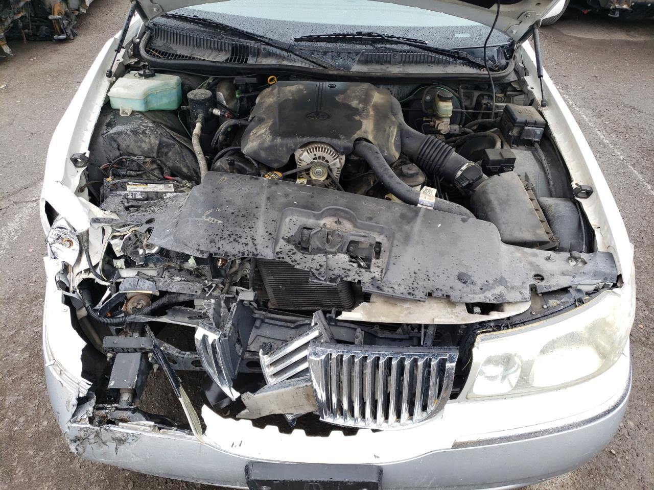 1lnhm82w01y655751 1LNHM82W01Y655751 2001 Lincoln Town Car Signature