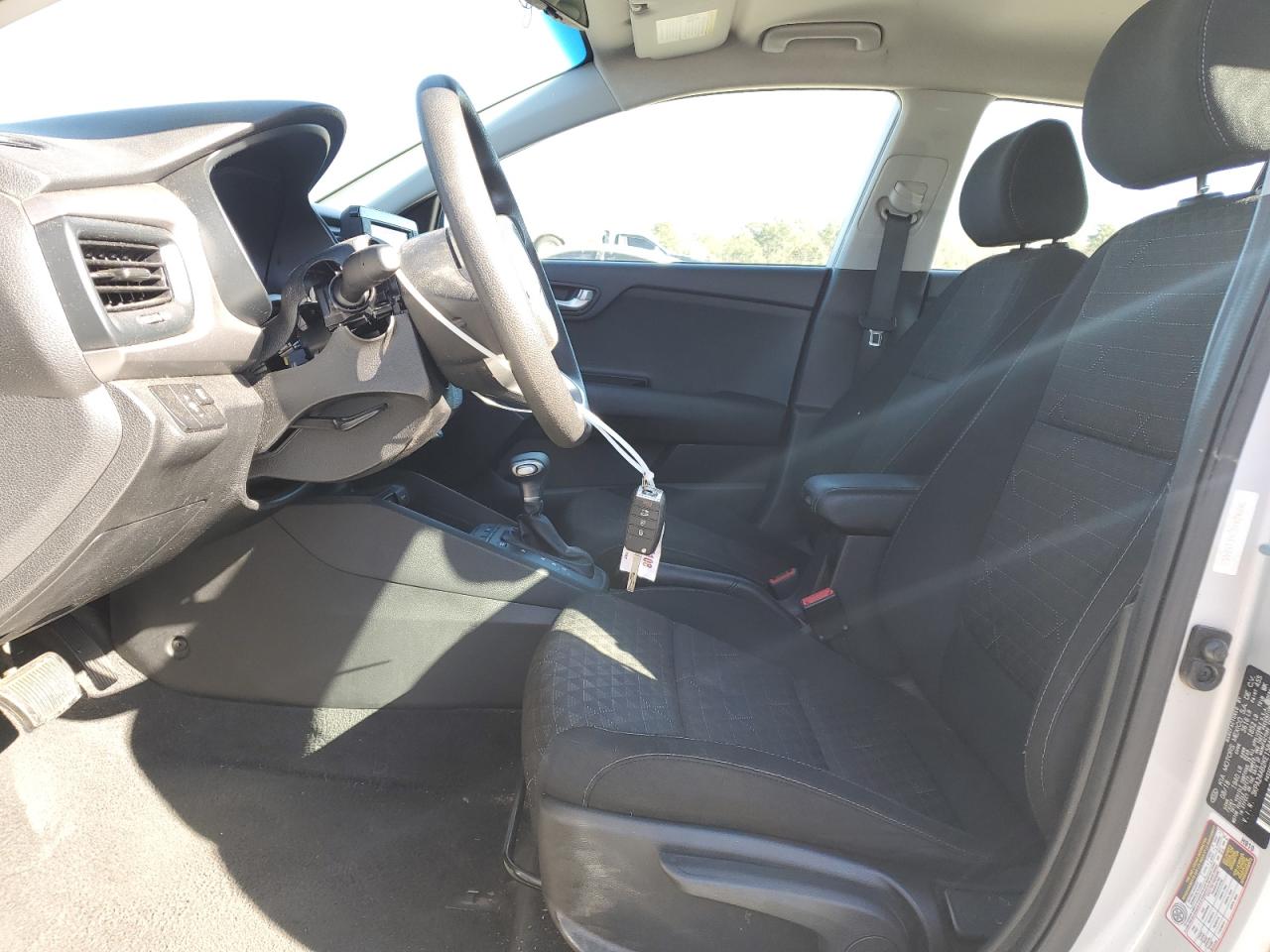 3kpa24ab2ke158453 3KPA24AB2KE158453 2019 Kia Rio S