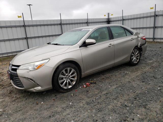 Lot #2406899531 2015 TOYOTA CAMRY LE salvage car