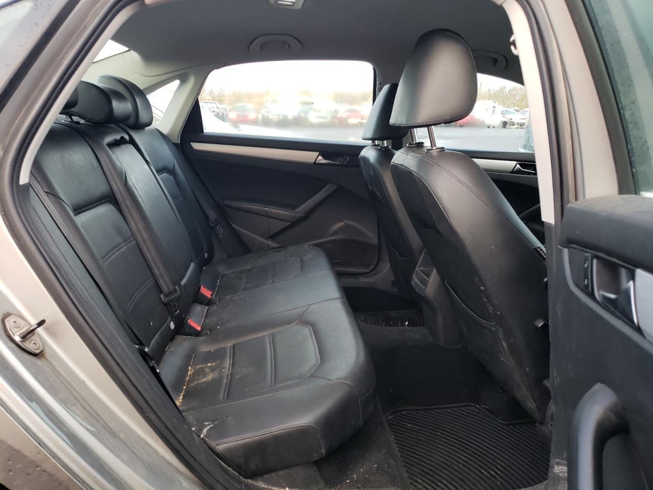 1VWBP7A38CC044804 2012 Volkswagen Passat Se