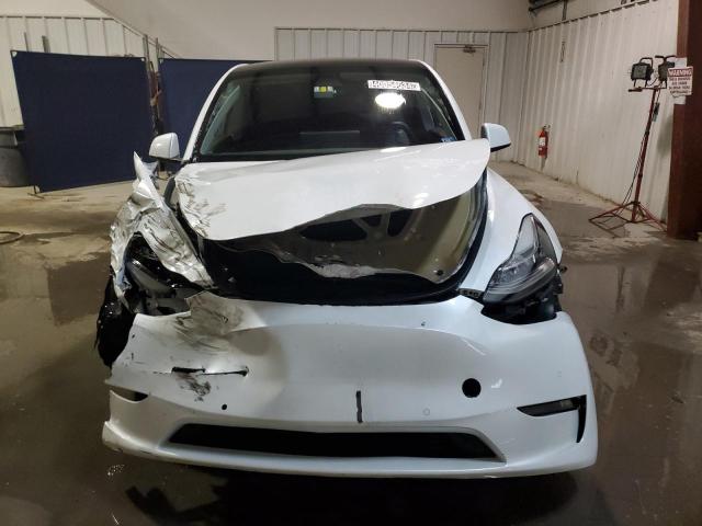 7SAYGDEE0NF385579 Tesla Model Y  5