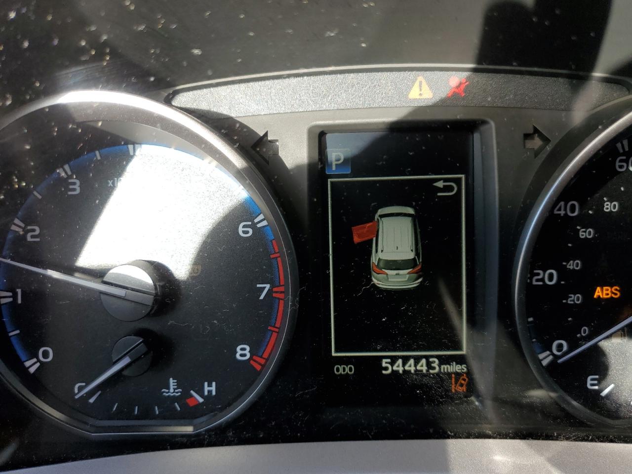 JTMBFREV3JJ215979 TOYOTA RAV4 2018