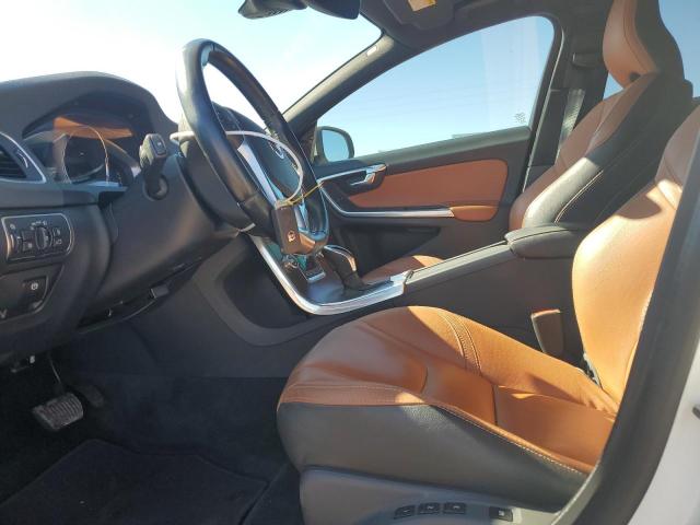 2015 VOLVO V60 YV140MEK0F1251424