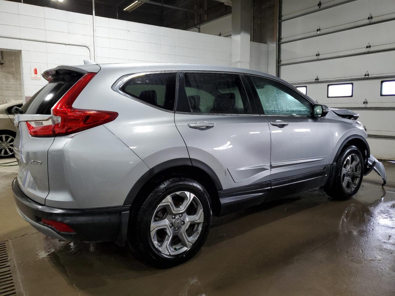 VIN: 7FARW2H84JE061967 2018 HONDA CRV
