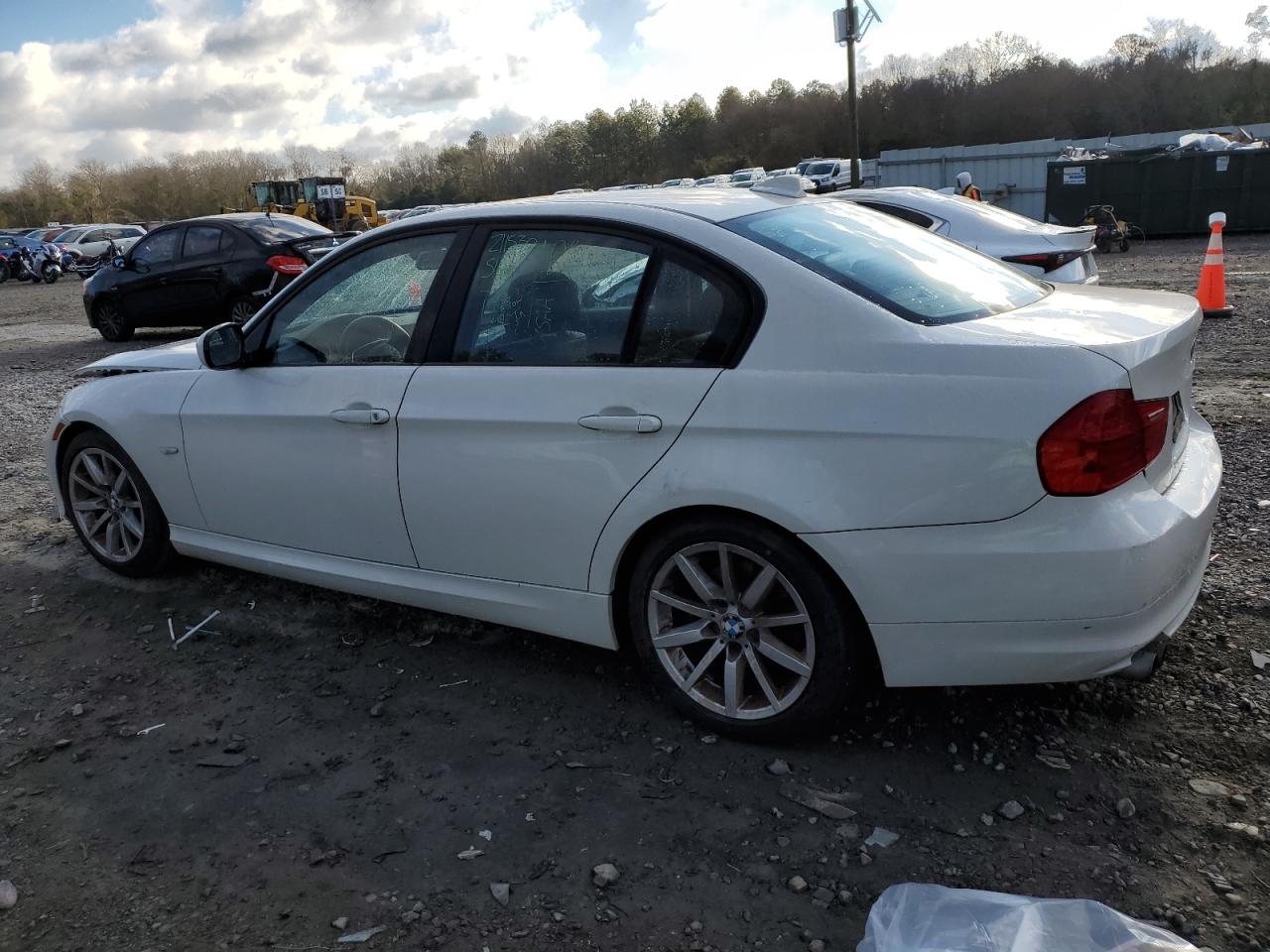 WBAPH7C51BE683336 2011 BMW 328 I