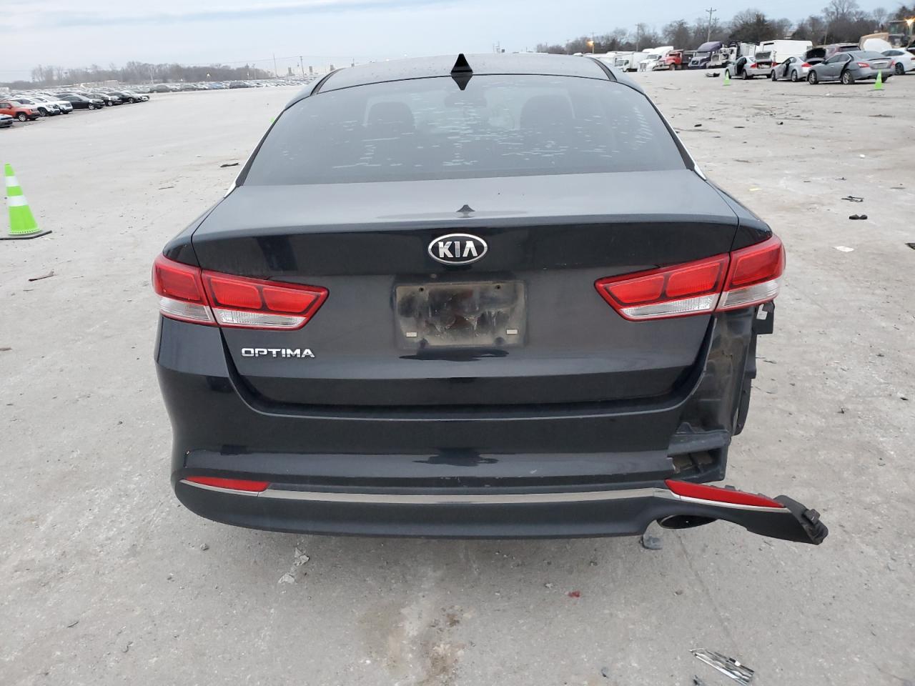 2017 Kia Optima Lx vin: 5XXGT4L35HG123516