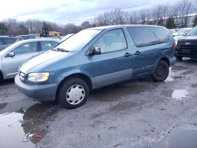 2000 Toyota Sienna CE